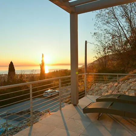 Lodge Sunset *
